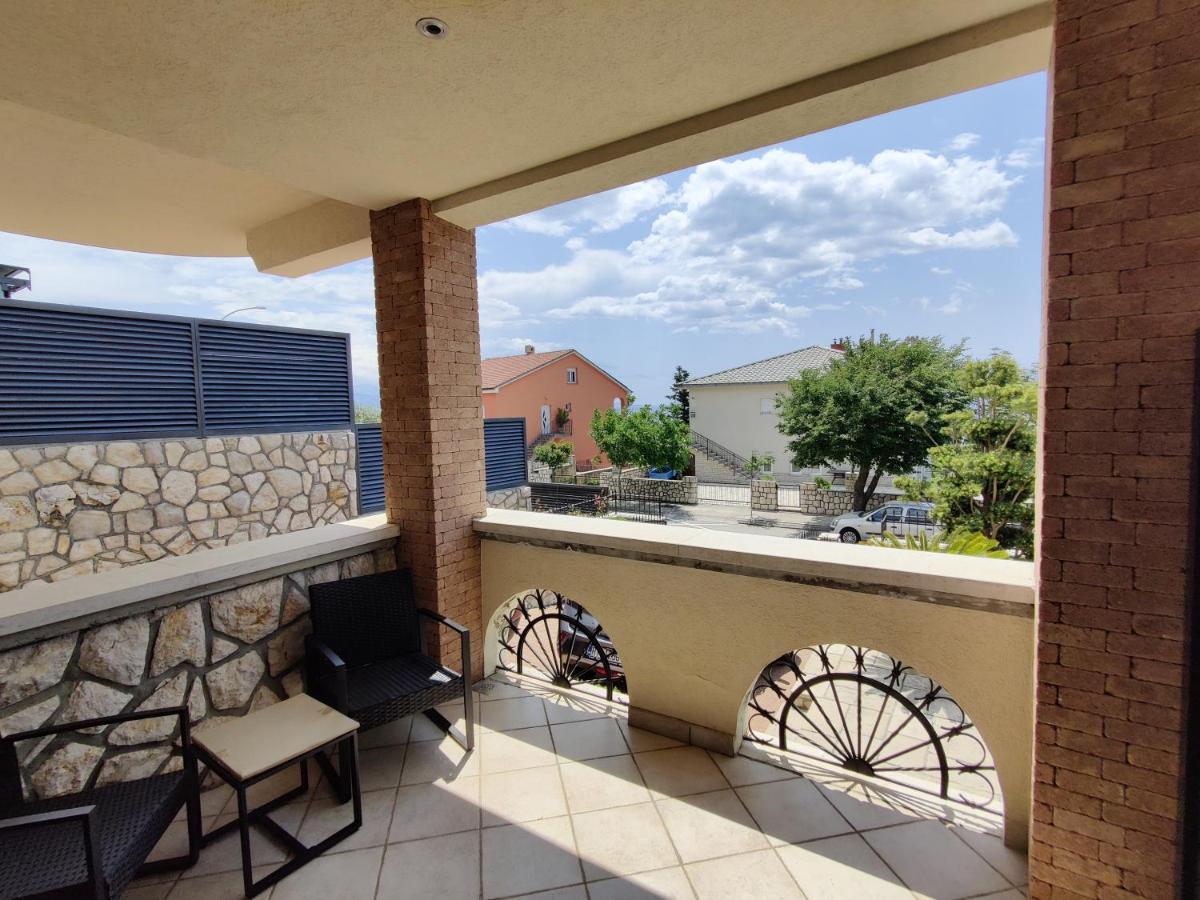 Biuk Apartments Novi Vinodolski Exterior photo